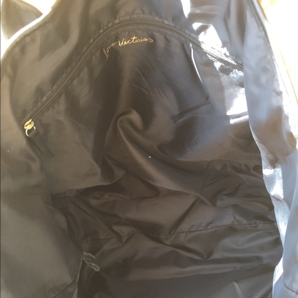 Tote - Picture 3 of 3